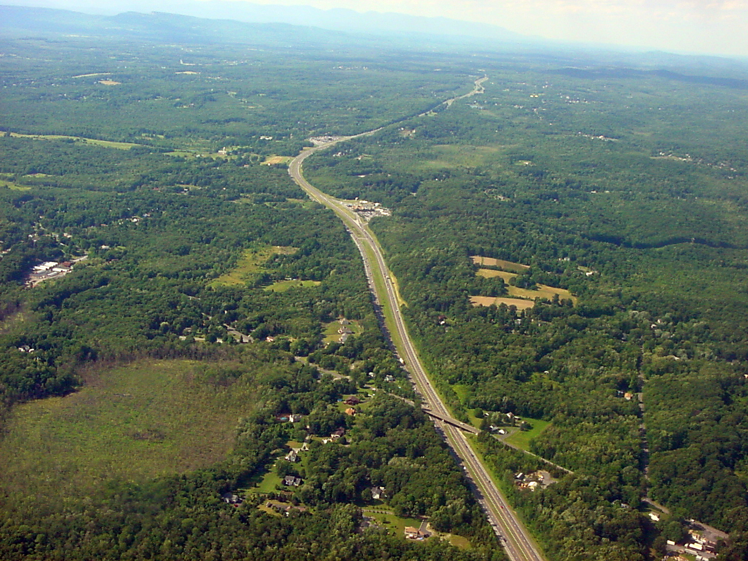 2004-06-27 016 NYS Thruway above Saugerties